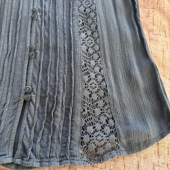 American Eagle Outfitters Charcoal Lace Boho Blouse Sz M EUC - Picture 4 of 5